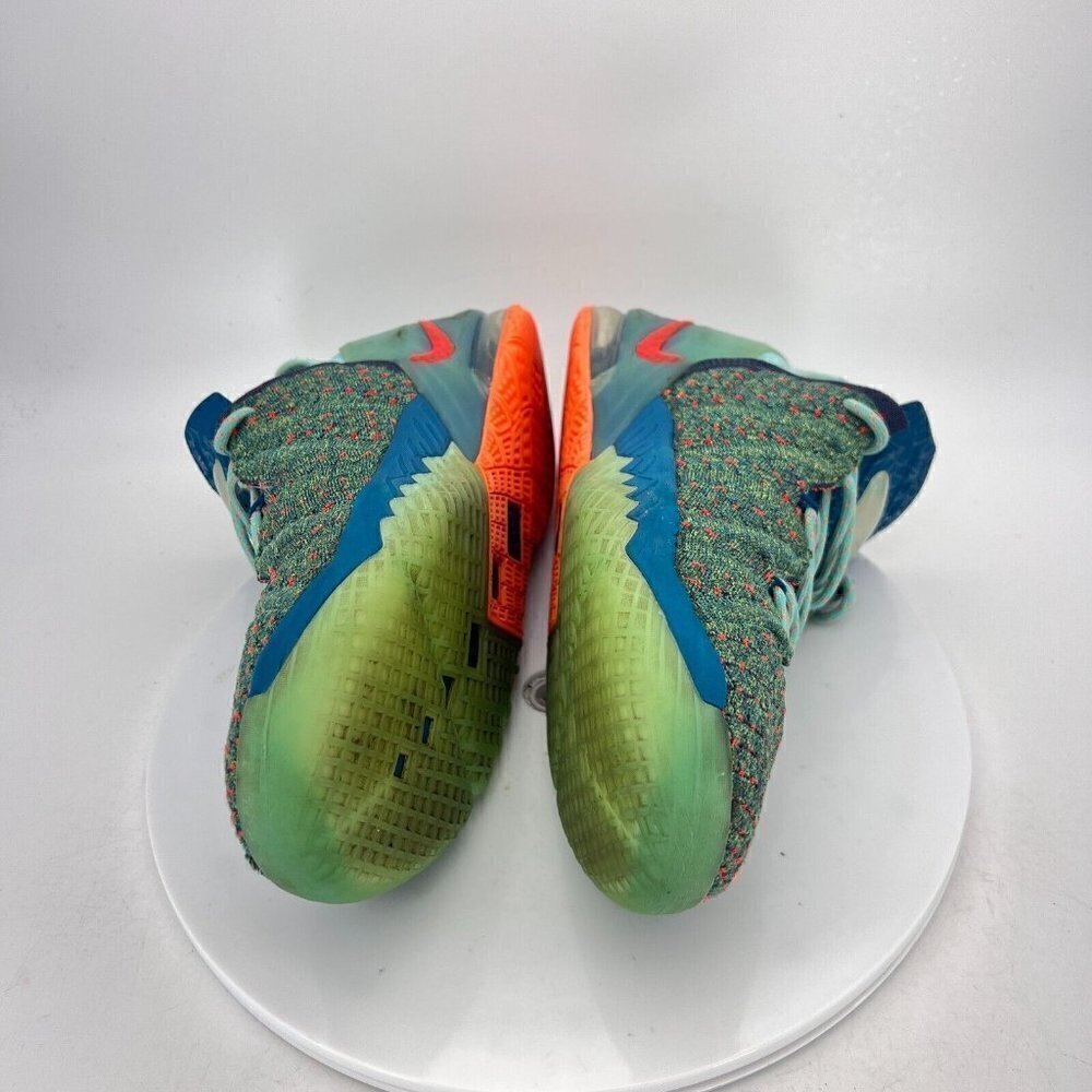 Nike Lebron XVIII 18 Youth Size 7Y CW2760 300 Green Abyss Red Basketball Shoes - Picture 9 of 14